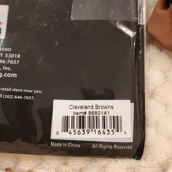 NEW Cleveland Browns Jumbo Stretchable Book Covers - Picture 6 of 9